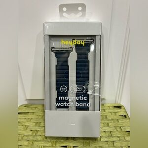 Apple 38-41mm Magnectic Watch Band by Hey Day from Target NWT